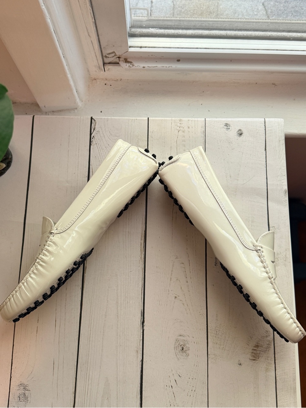 Tod's | City Gommino White Patent Leather Loafers - Picture 5 of 14